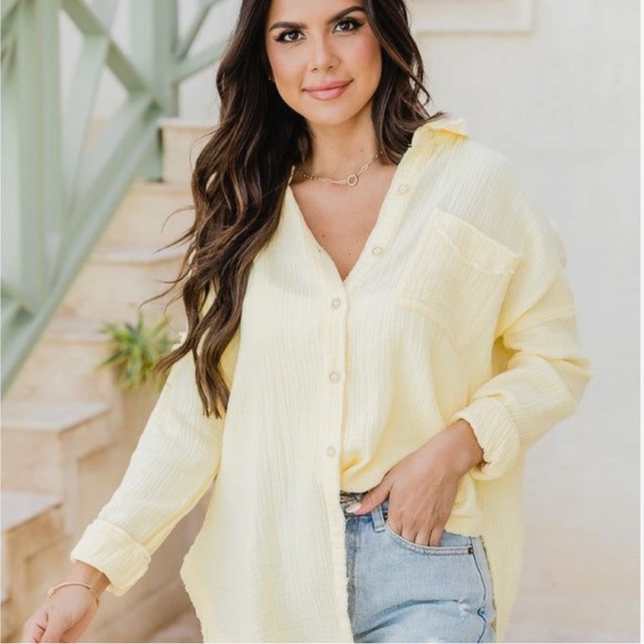 Tops - Excellent Lilly Pulitzer Yellow Linen Button-Up Women's Blouse Top Size XL